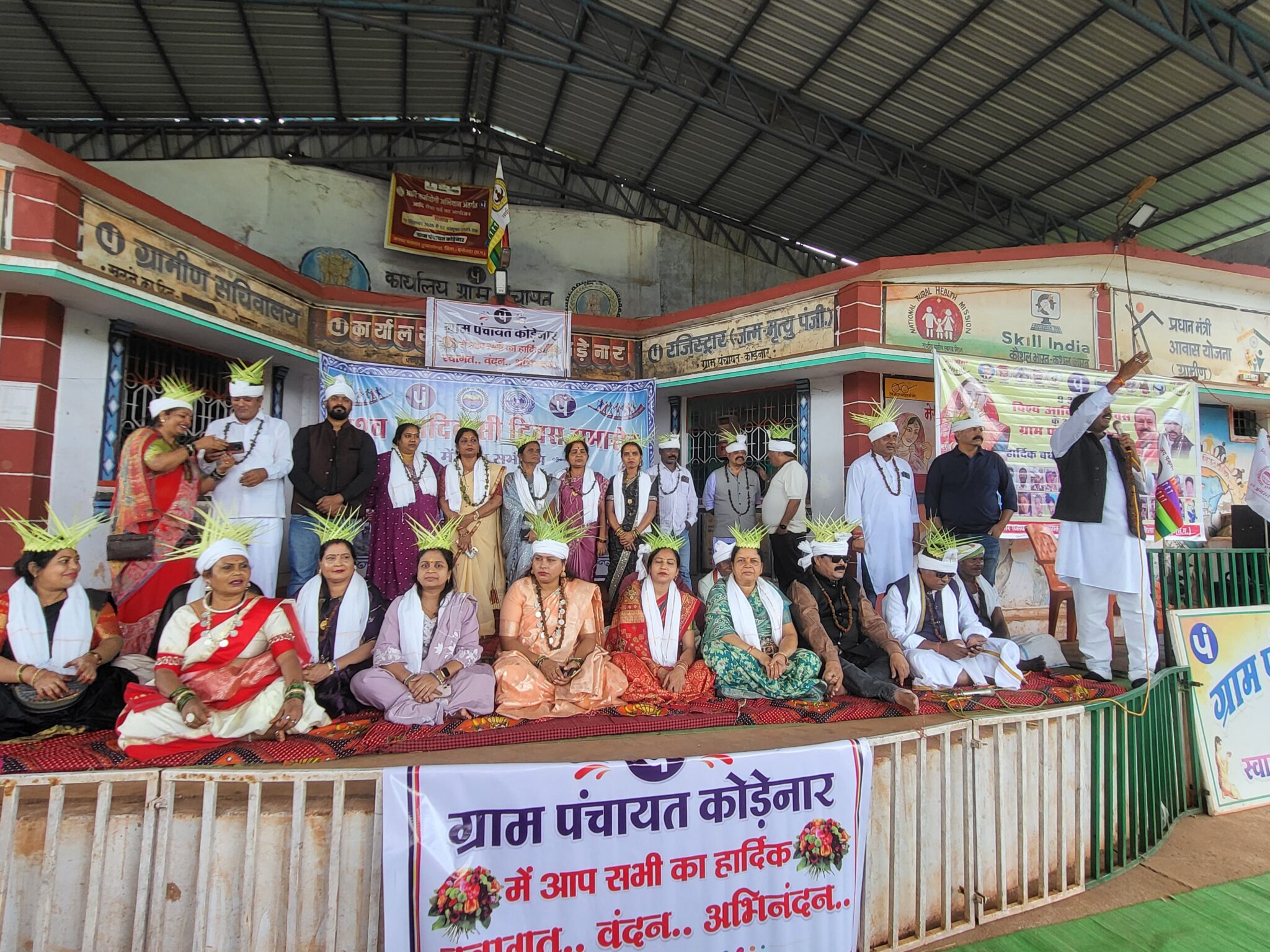 *विश्व आदिवासी दिवस पर किरंदुल में मंच साझा, लेकिन आदिवासियों की बुनियादी समस्या पर चुप्पी*