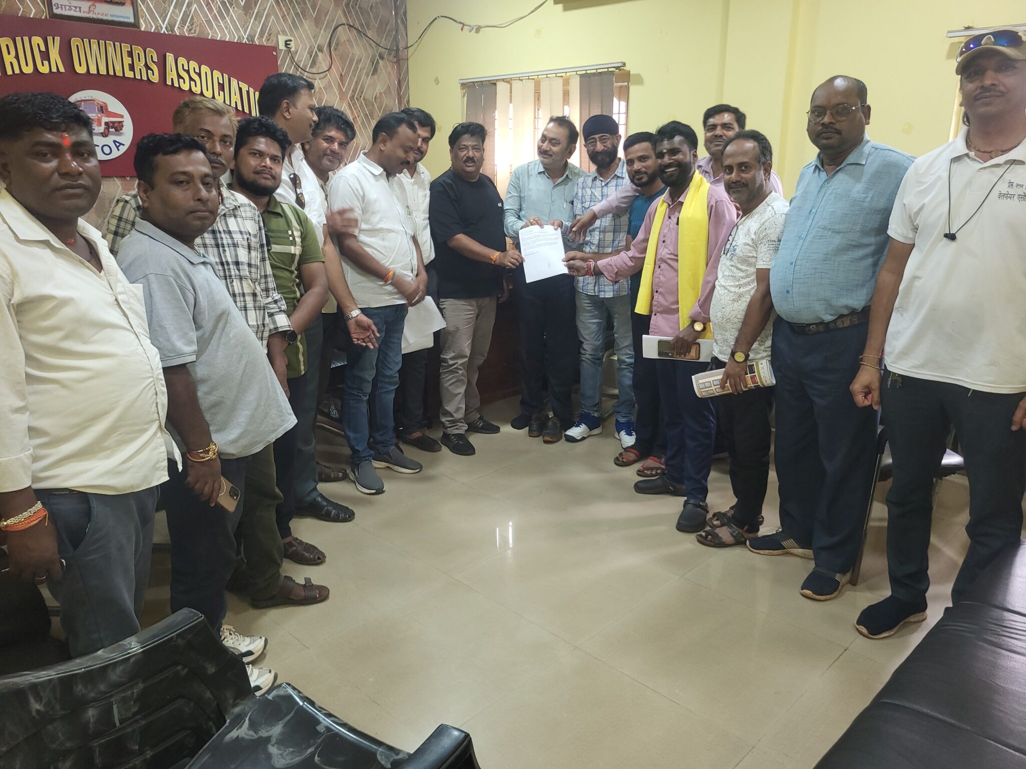 *विज्ञापन लिया, भुगतान कब? बैलाडीला ट्रक ऑनर्स एसोसिएशन की कार्यशैली पर उठे सवाल*